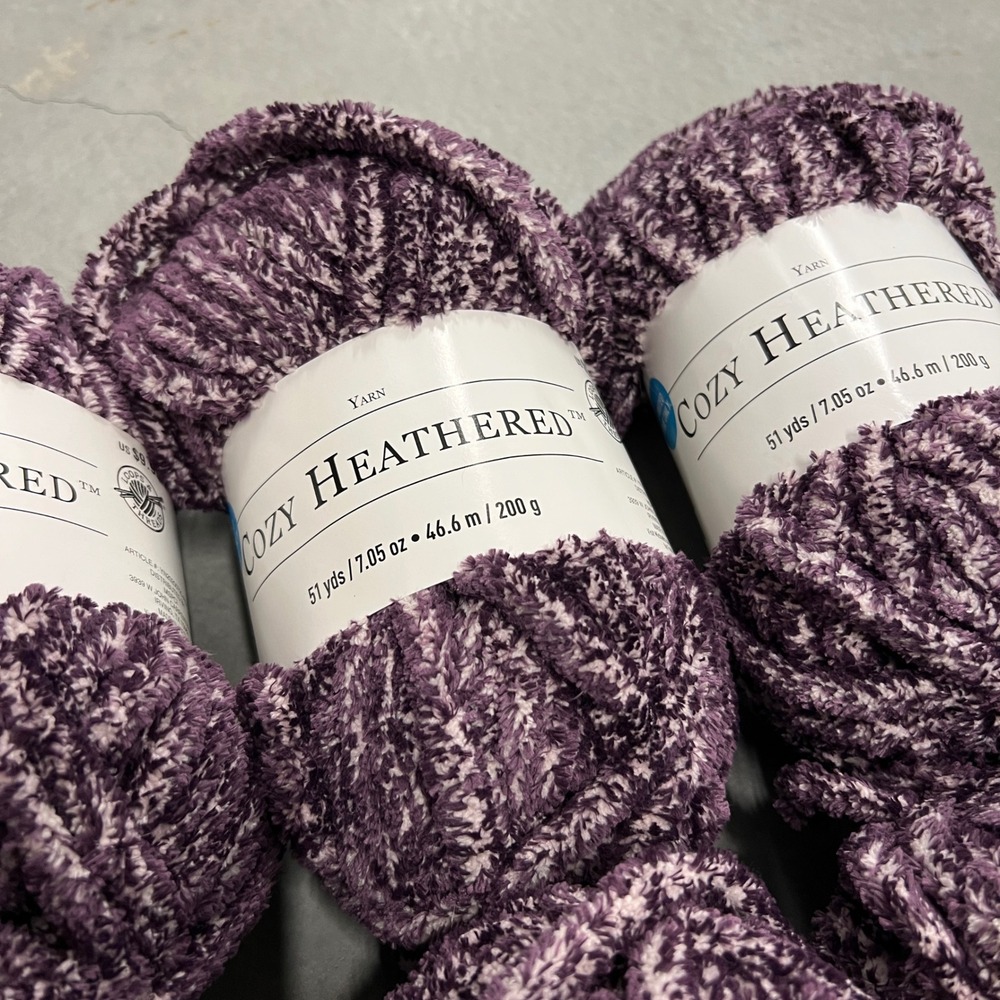 Loops & Threads Cozy Heathered Chenille Yarn - Grape Purple #25 Lot 703062202203